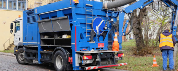 Camion hydrocureur